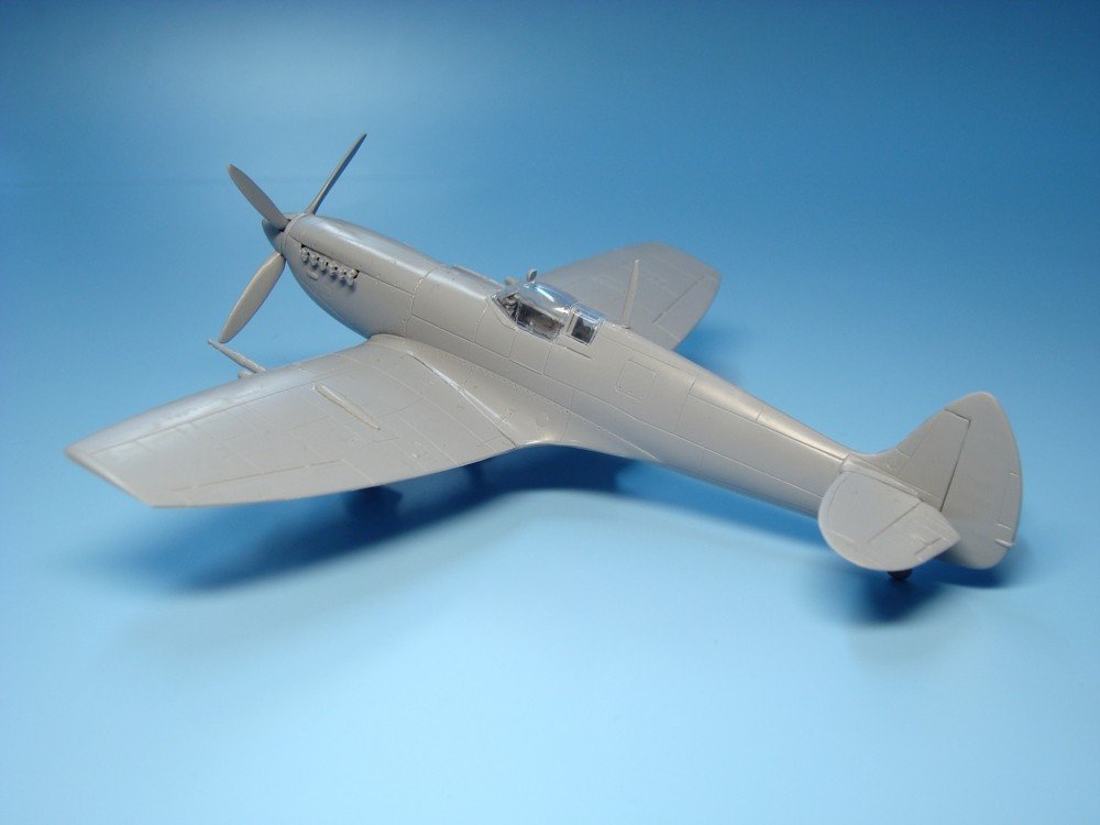 AZ Model AZ7380 Spitfire Mk.VIII RAAF 1/72 – immagine 9