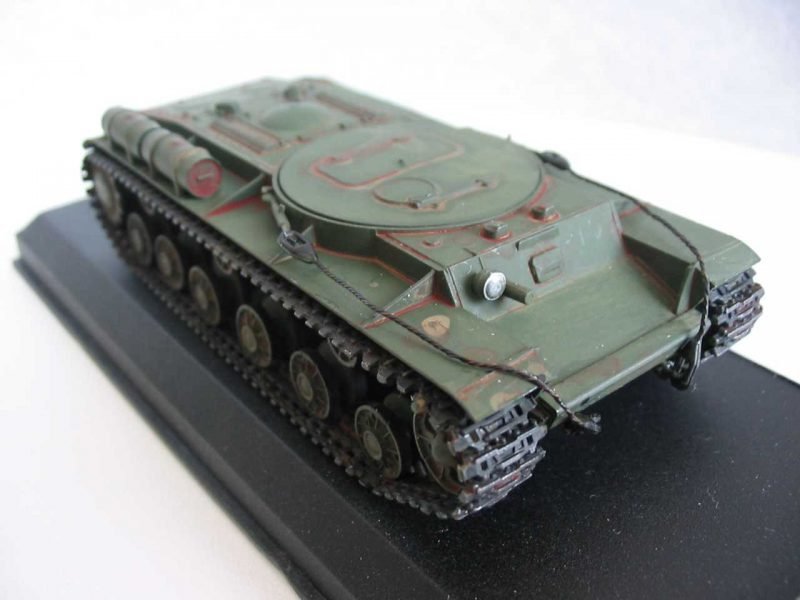 PST 72038 Armored Tow Tractor KV-T 1/72 – image 3