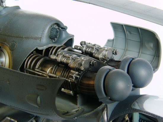 Trumpeter 05103 Mil Mi-24V Hind-E Helicopter – immagine 2
