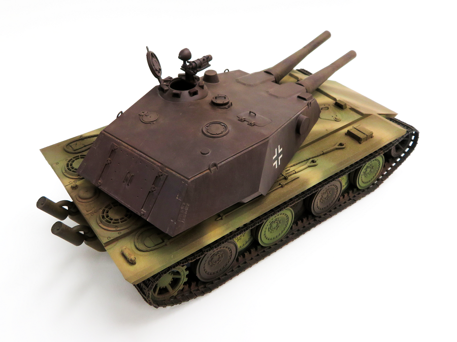 Modelcollect UA35011 Fist of war, WWII German E-60 heavy tank with twin 128mm assault guns 1/35 – imagen 9