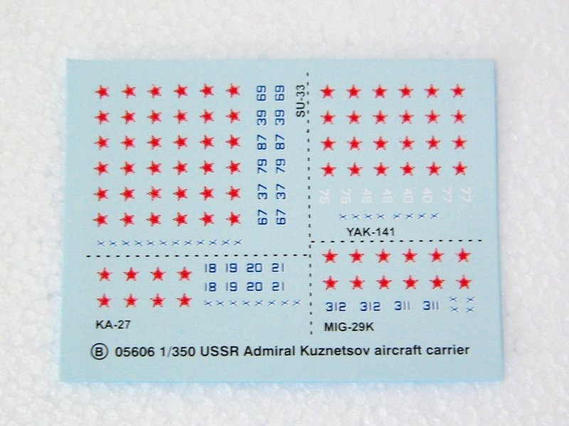 Trumpeter 05606 USSR Admiral Kuznetsov aircraft carrier 1/350 – Bild 16