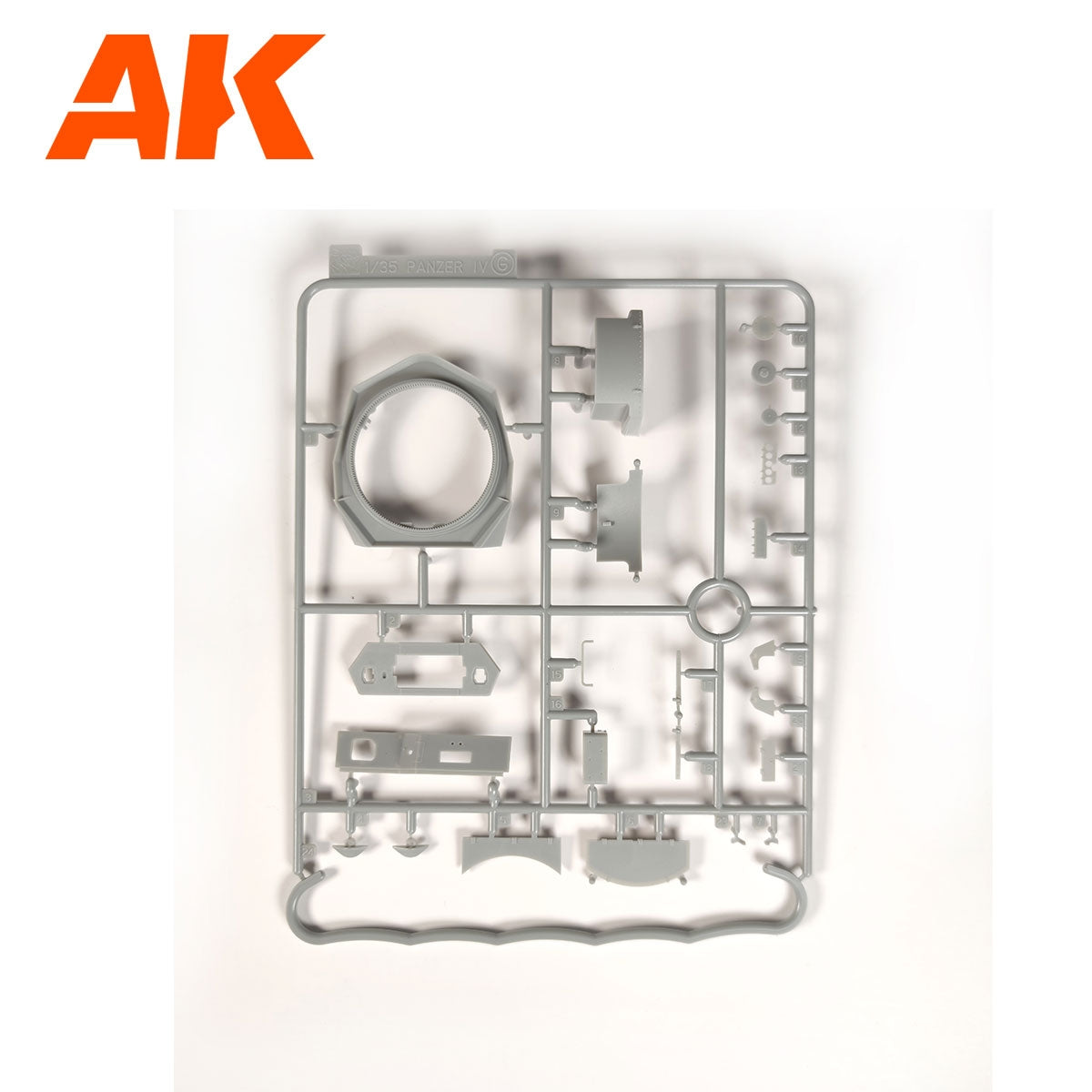 AK Interactive AK35504-A PZ.KPFW.IV AUSF.D AFRIKA KORPS + DAK PANZERFAHRER 1/35 – zdjęcie 18