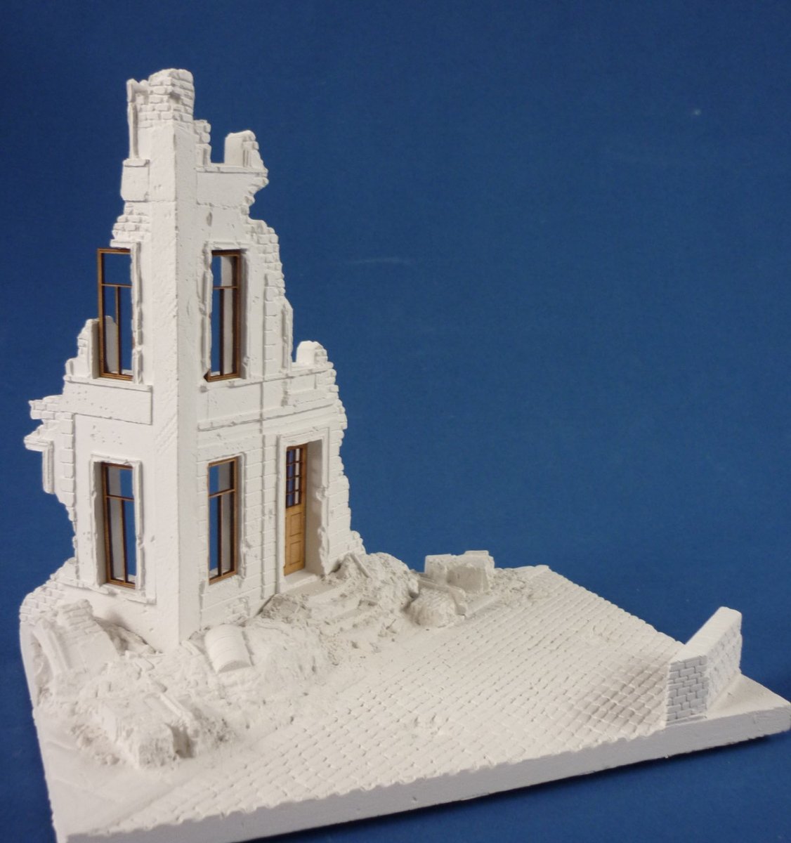 RT-Diorama 35252 Diorama-Base: Corner Ruin Berlin 1/35 – immagine 2