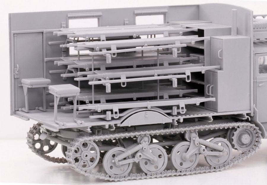 Dragon 6766 Sd.Kfz.3 Maultier Ambulance 1/35 – image 14