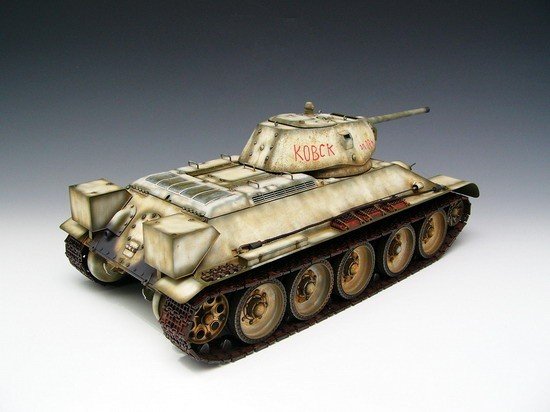 Trumpeter 00905 T-34/76 Model 1942 1/16 – image 2