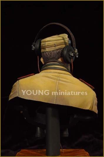 Young Miniatures YM1802 Officier de char DAK 1/10 – image 4