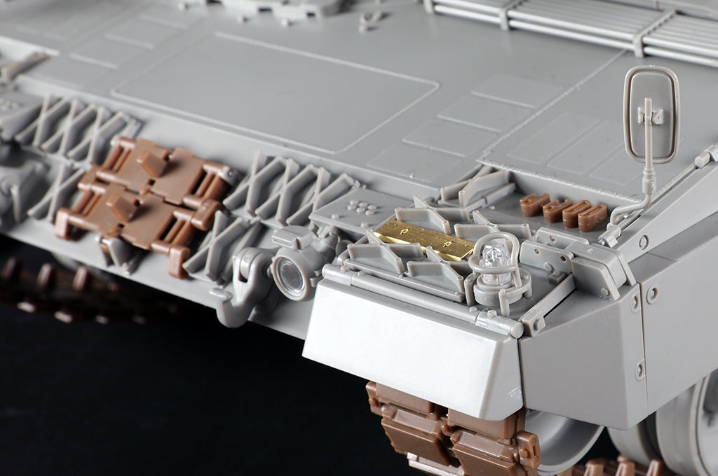 Trumpeter 00966 German Leopard 2 A6 MBT 1/16