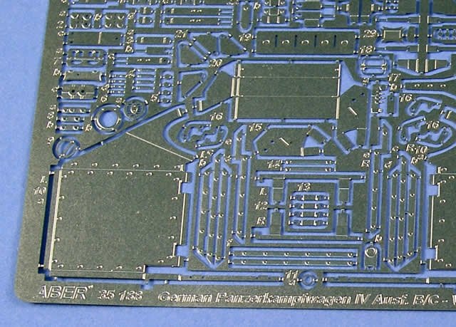Aber 35188 Char moyen allemand Pz.Kpfw. IV, Ausf.B/C - vol.1 - coffret de base (1/35)  – image 2