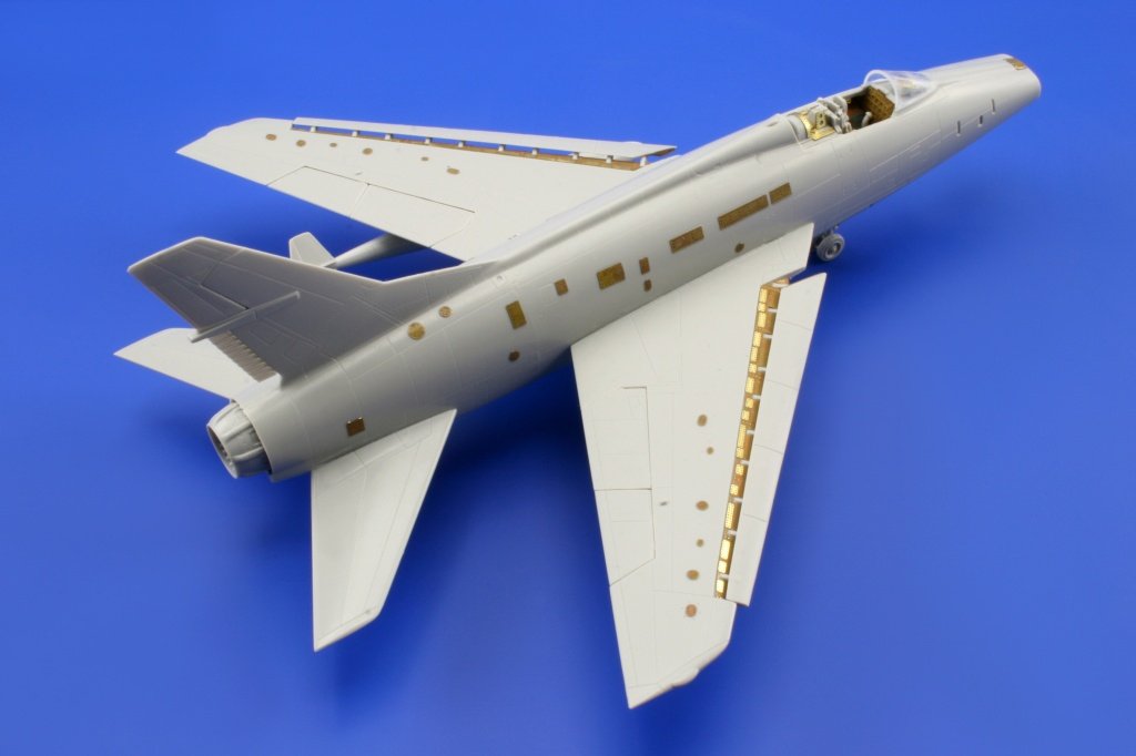 Eduard 73363 F-100C S. A. 1/72 TRUMPETER – immagine 4