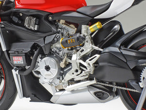 Tamiya 14132 Ducati 1199 Panigale S Tricolore 1/12 – image 4
