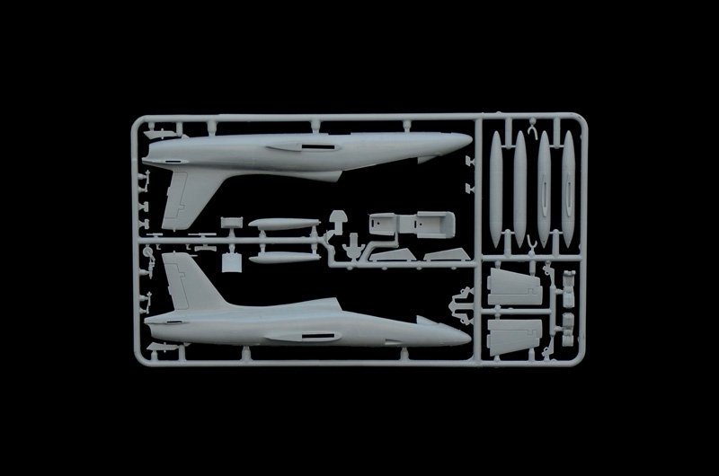 Italeri 1354 MB 339A 1/72 – zdjęcie 4