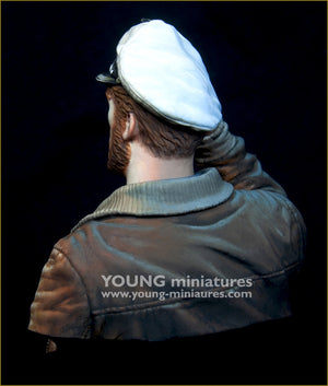 Young Miniatures YM18102 U-Boat Officer WWII " Der Heimkenhrer" 1/10