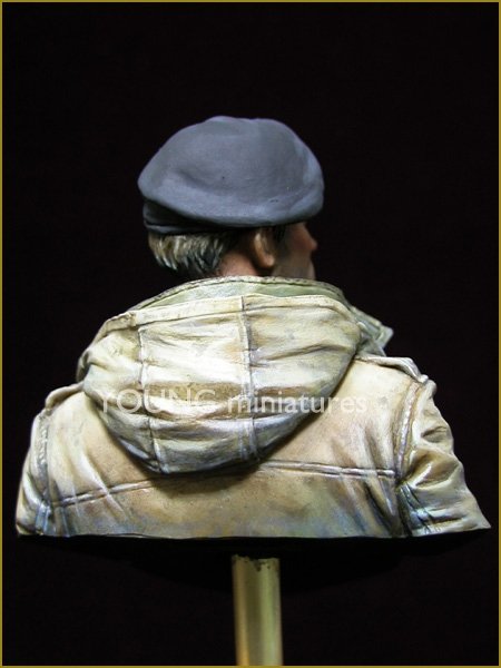 Young Miniatures YM1835 British Tank Crew WWII 1/10 – immagine 5