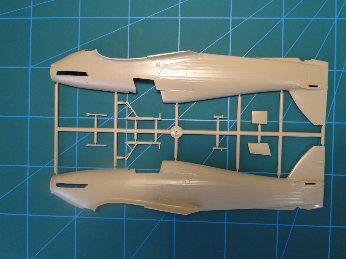 Fly 32013 Hawker Hurricane Mk IIc Trop 1/32 – Bild 5