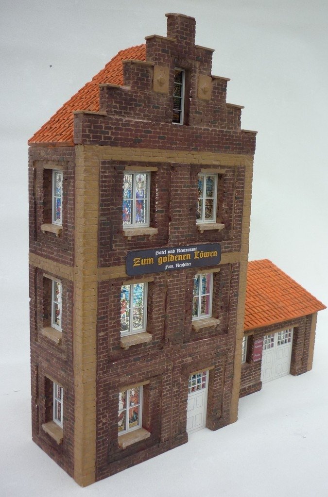 RT-Diorama 35248 European Housefront 1/35 – imagen 3