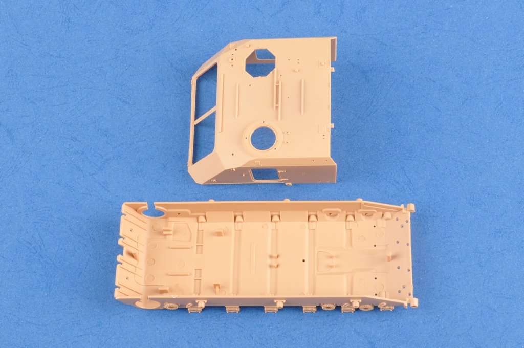 Hobby Boss 83835 GCT 155mm AU-F1 SPH Based on T-72 1/35 – immagine 4