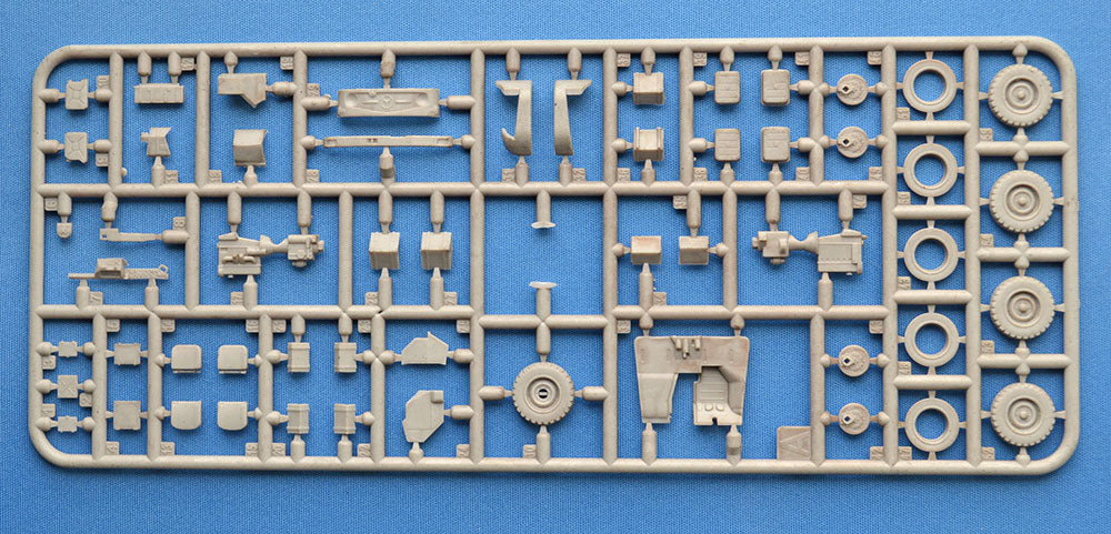 ACE 72469 Unimog S 404 Krankenwagen 1/72 – Bild 6