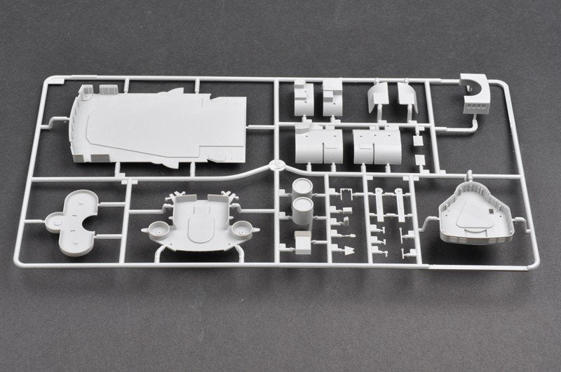Trumpeter 03702 German Bismarck Battleship 1/200 – image 24