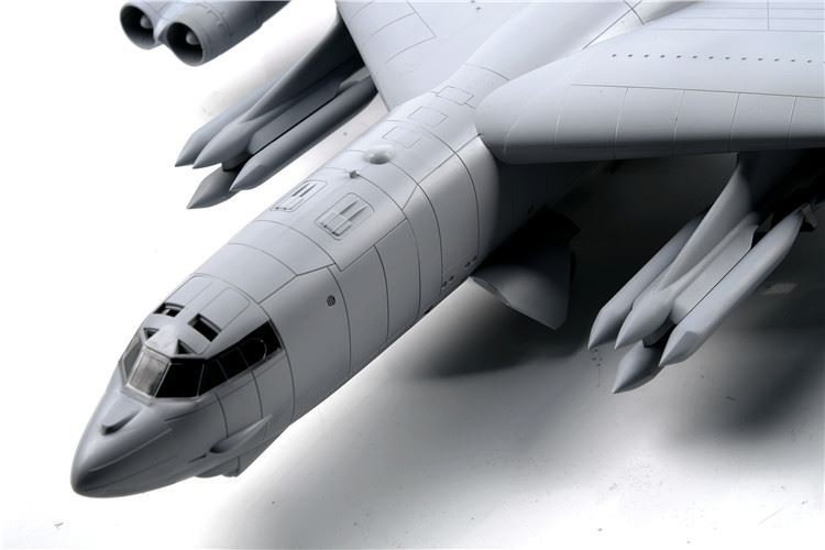 Modelcollect UA72200 B-52H US Stratofortress Bombardier stratégique 1/72 – image 9