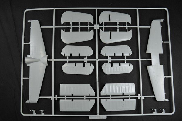 HK Models 01E02 B-25J Mitchell &amp;quot;Strafer&amp;quot; 1/32 – imagen 8