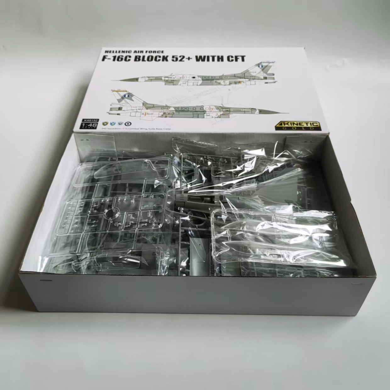 Kinetic 48152 Lockheed Martin F-16 C Block 52+ with CFT in Hellenic Air Force Service (Gold Series) 1/48 – imagen 3
