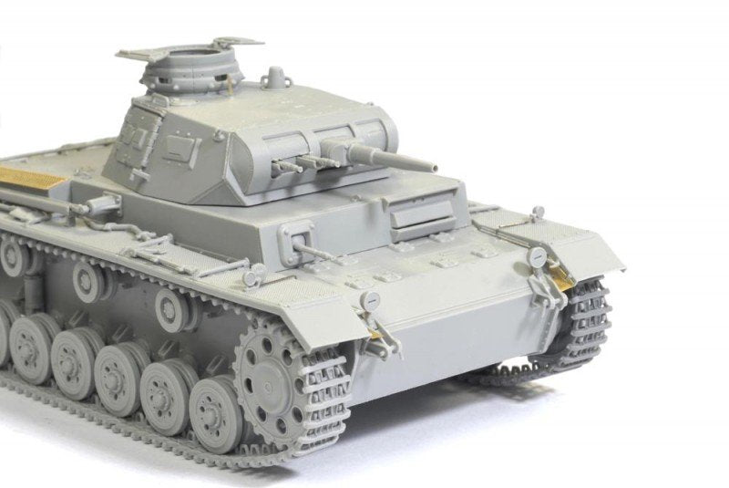Dragon 6631 Pz.Kpfw. III Ausf. E France 1940 1/35 – image 4