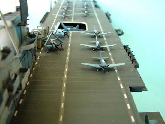 Trumpeter 05603 U.S. Aircraft Carrier CV-10 Yorktown 1944 1/350 – Bild 10