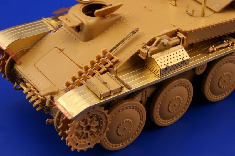 Eduard 36046 Flakpanzer 38 (Gepard) exterior 1/35 Italeri – immagine 3