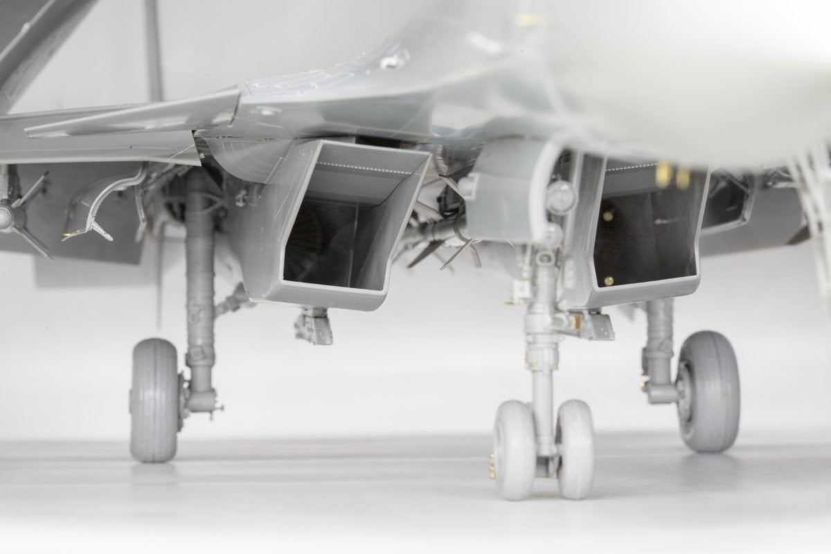 MiniBase 8001 SU-33 Flanker-D 1/48 – Bild 23