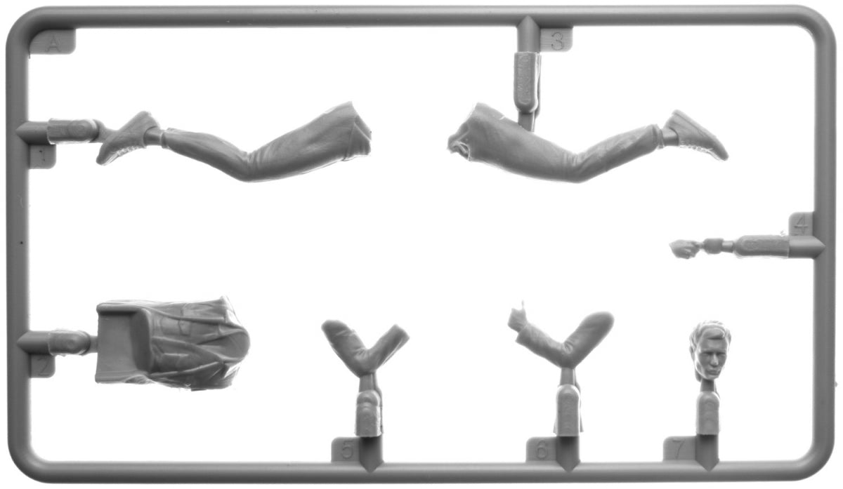 MiniArt 38085 MODERN CAFE VISITORS SET 1 1/35 – image 4