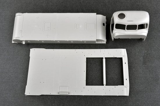Trumpeter 09501 AT-T Artillery Prime Mover 1/35 – zdjęcie 5