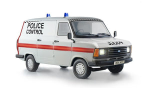 Italeri 3657 FORD TRANSIT UK POLICE 1/24 – imagen 2