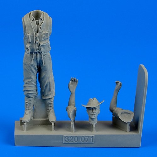 Aerobonus 320071 Royal Australian Air Force Fighter Pilot WWII 1/32