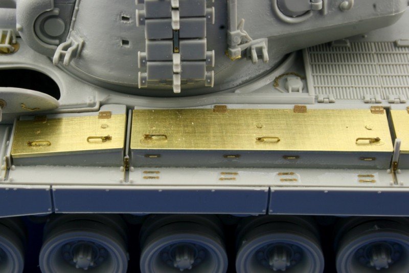 Eduard 36113 M-26 tool boxes 1/35 Hobby boss – image 3