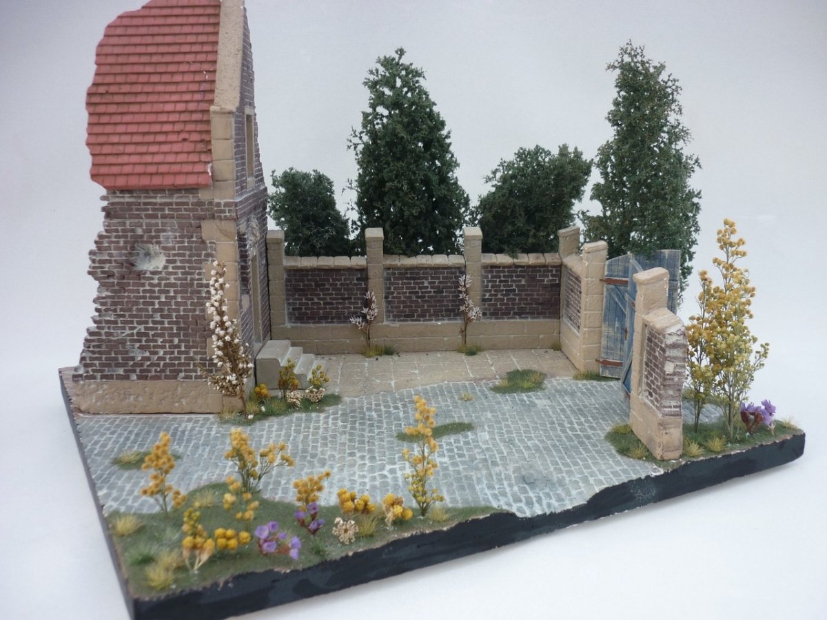 RT-Diorama 35214 Diorama-Base:&amp;quot;Backyard&amp;quot; 1/35 – immagine 8