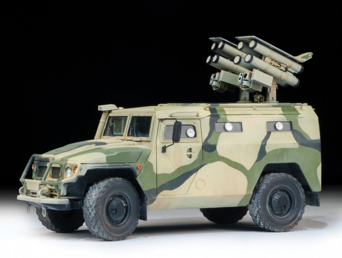 Zvezda 3682 GAZ with AT missile system Kornet D 1/35 – immagine 3