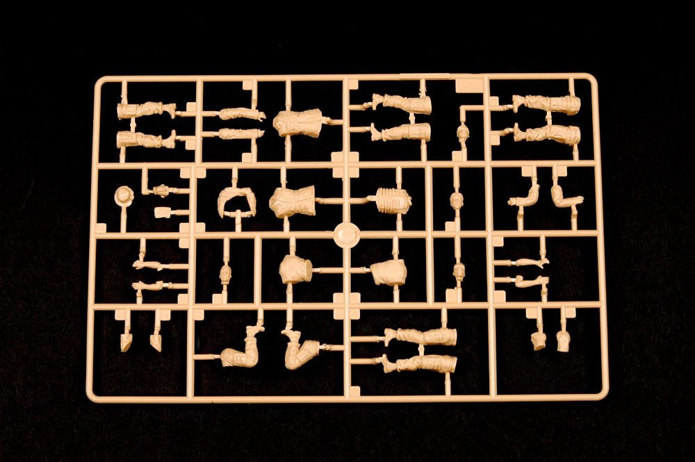 Trumpeter 00429 Modern U.S. soldiers Logistics Supply Team 1/35 – Bild 4