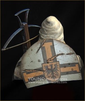 Young Miniatures YH1874 Teutonic Knight with Crossbow 1/10