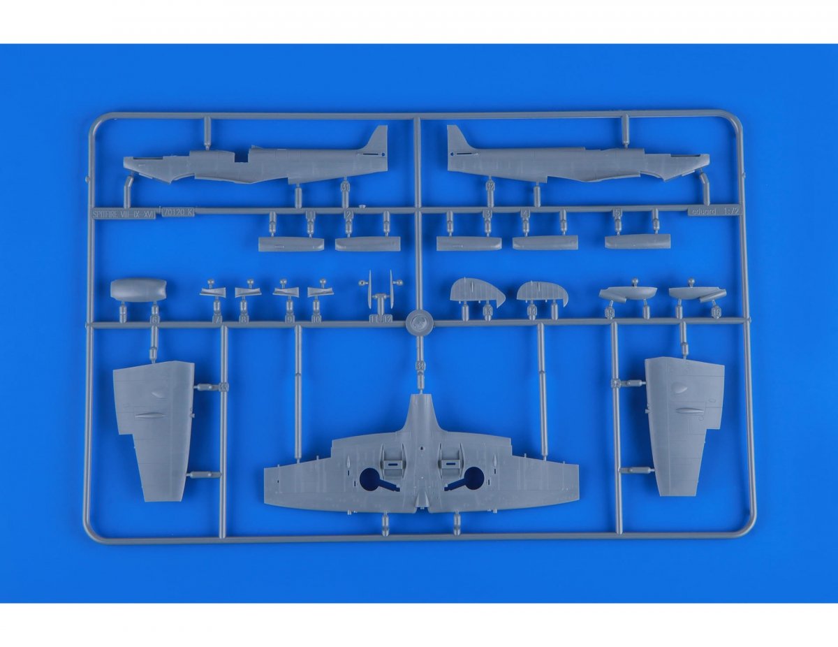 Eduard 70126 Spitfire Mk. XVI Bubbletop 1/72 – immagine 5