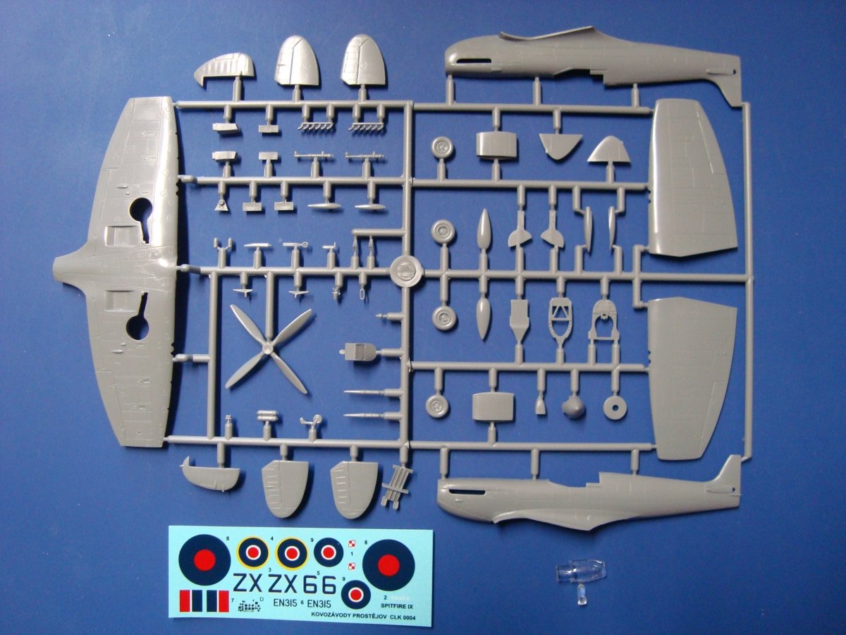 Kovozavody Prostejov CLK0004 Supermarine Spitfire Mk.IXc 1/72 – image 3