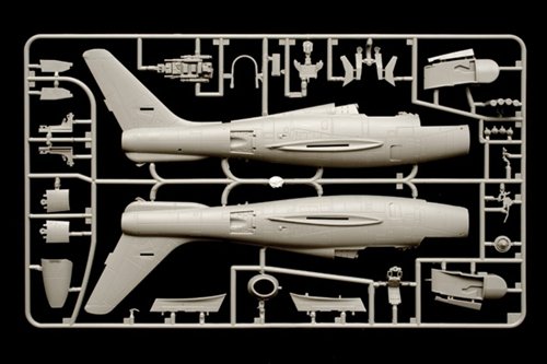 Italeri 2682 Republic F - 84F Thunderstreak 1/48 – imagen 4