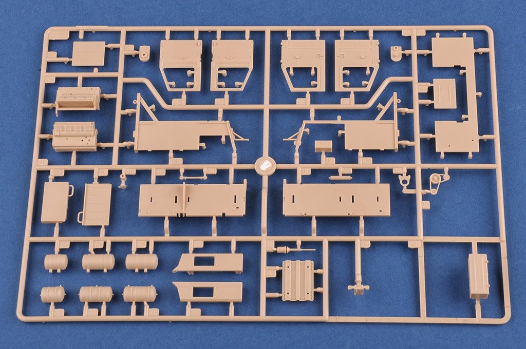 Hobby Boss 85517 Russian BAZ-64022 with 5P85TE2 TEL S-400 1/35 – immagine 15