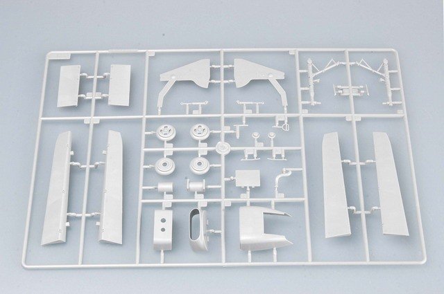 Trumpeter 02416 HURRICANE Mk.IIC/TROP 1/24 – Bild 9