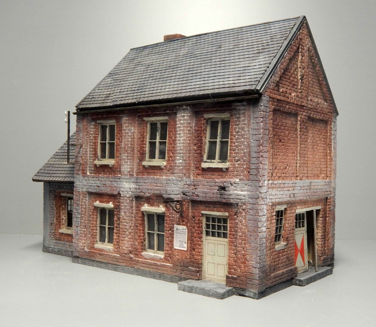 RT-Diorama 35210 Town House (Modular System) 1/35 – immagine 9