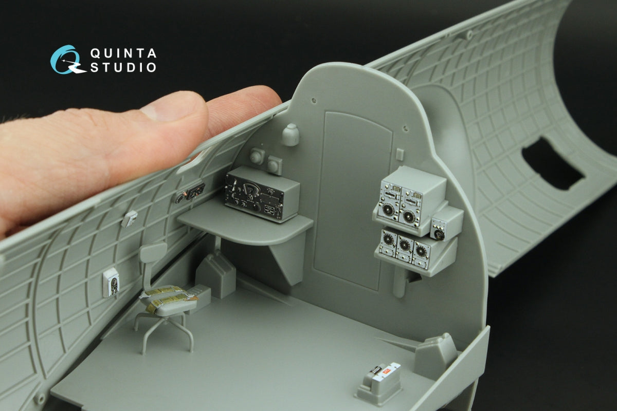 Quinta Studio QD32224 Boeing B-17G Radio operator&amp;#39;s compartment. 3D-Printed coloured Interior on decal paper (HK models) 1/32 – Bild 11