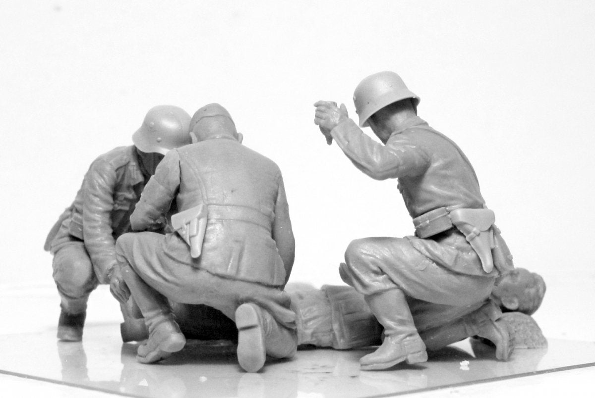 ICM 35620 WWII German Military Medical Personnel 1/35 – immagine 4