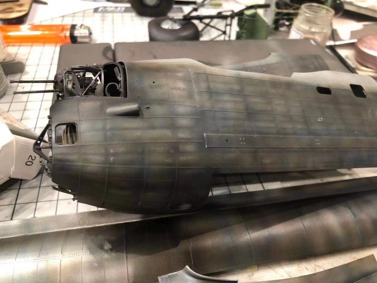 Border Model BF-010 Avro Lancaster B Mk.I/III with full Interior 1/32 – image 5