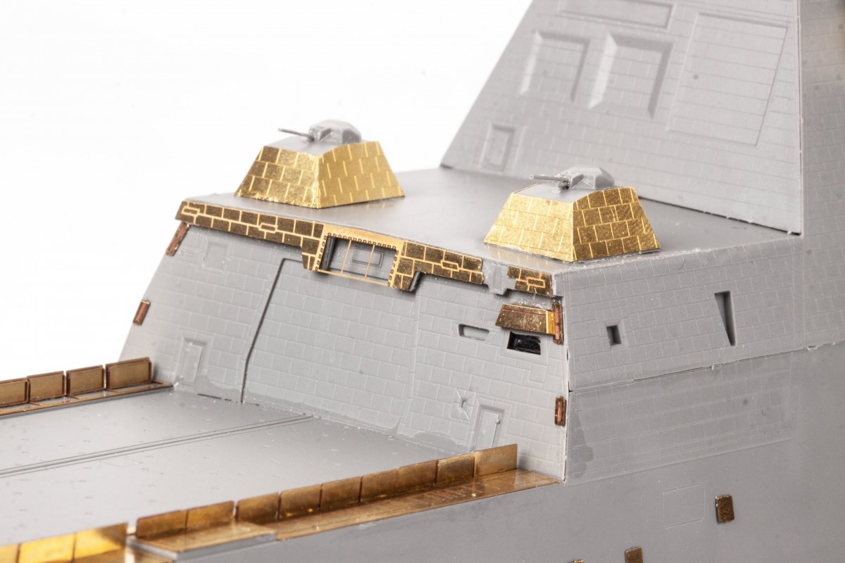 Maquettes Eduard 53288 USS DDG-1000 Zumwalt SNOWMAN, TAKOM 1/350 – image 12