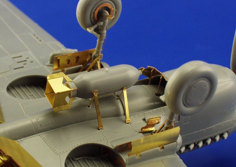 Eduard 49314 P-40E 1/48 Hasegawa – imagen 7