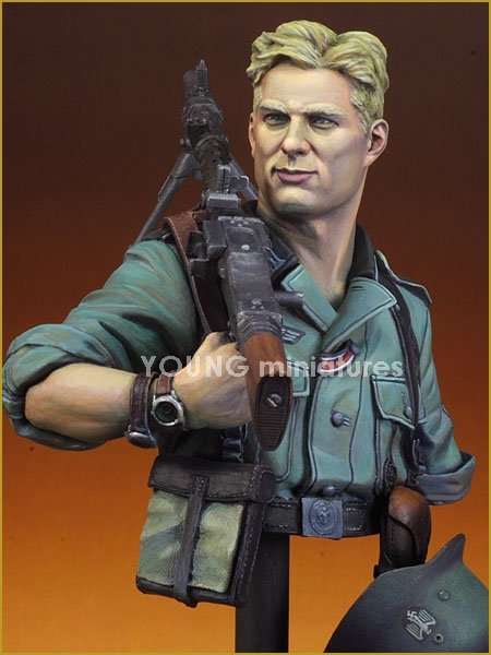 Young Miniatures YM1829 GERMANMG34 GUNNER 1941 1/10 – image 4